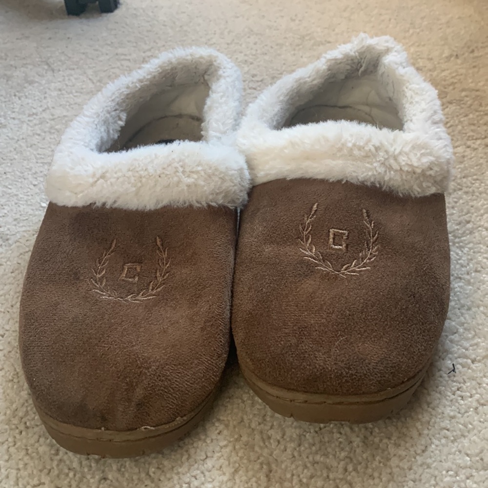 Chaps Fuzzy Cozy Slippers Sz 8 - 9 Soft Moccassin Faux Fur Brown Tan Women's